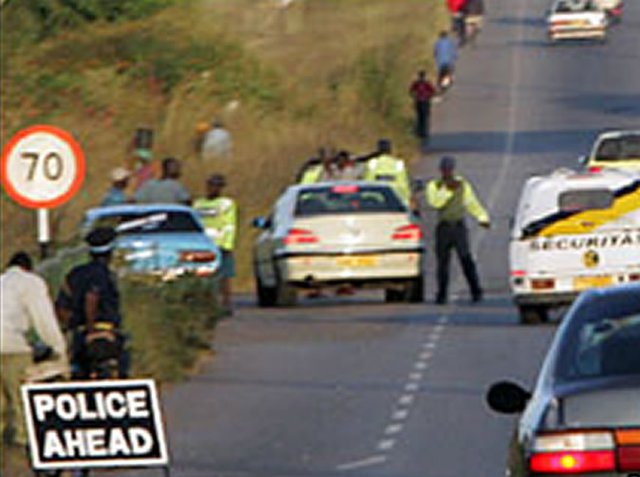 Cash shortages, roadblocks hamper tourism